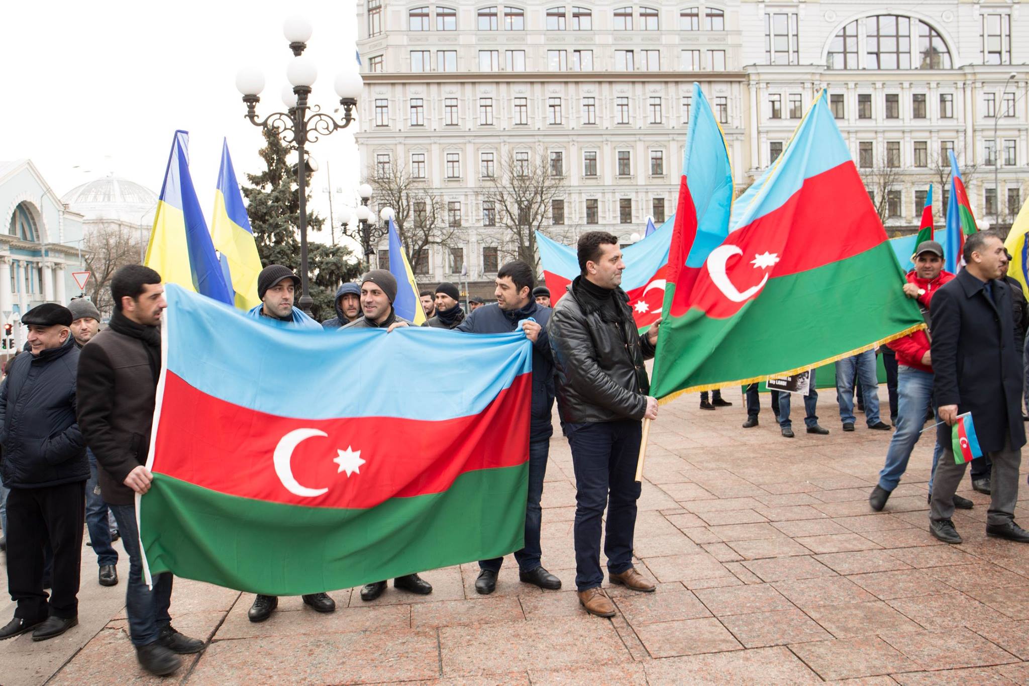 В азербайджане проживаешь